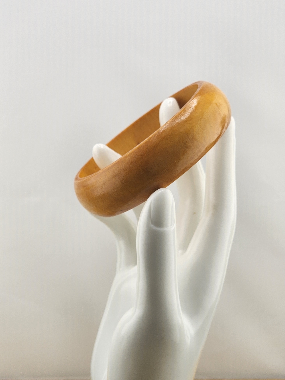 8in Amber Brown Wooden Bangle Bracelet 0557